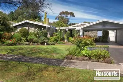 10 Graneel Grove, Berwick VIC 3806