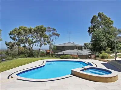 1 Nangana Way, Kalamunda WA