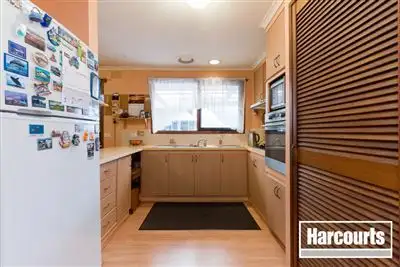 Fifth view of Homely house listing, 8 Phillip Court, Cranbourne North VIC 3977