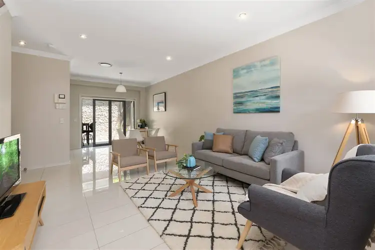 2/42 Brown Street, Camp Hill QLD 4152