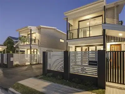 Main view of Homely townhouse listing, 2/26 Clive Street, Annerley QLD 4103