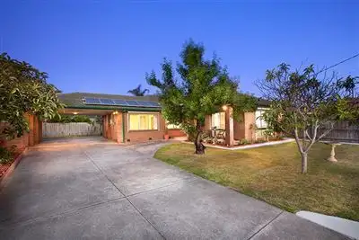 12 Barrington Crescent, Gladstone Park VIC 3043