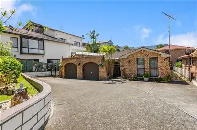 10 Arvenis Crescent, Balgownie NSW 2519