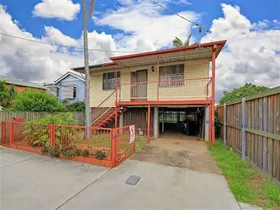 9 Laura Street, Greenslopes QLD 4120