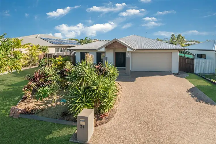 21 Anchorage Circuit, Bushland Beach QLD 4818
