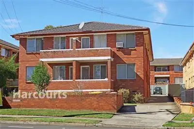 8/182 Lindesay Street, Campbelltown NSW 2560