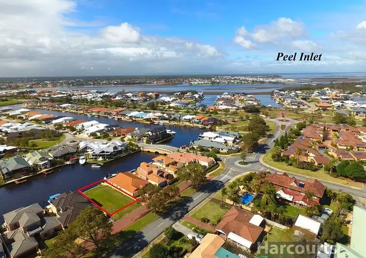 8 Condor Mews, Halls Head WA 6210