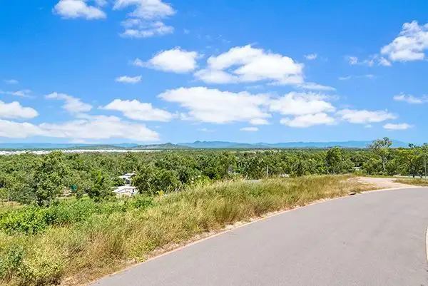 41 Deedes Crescent, Bushland Beach QLD 4818