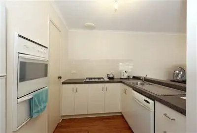 Fifth view of Homely house listing, 2 Matthews Crescent, Roxburgh Park VIC 3064