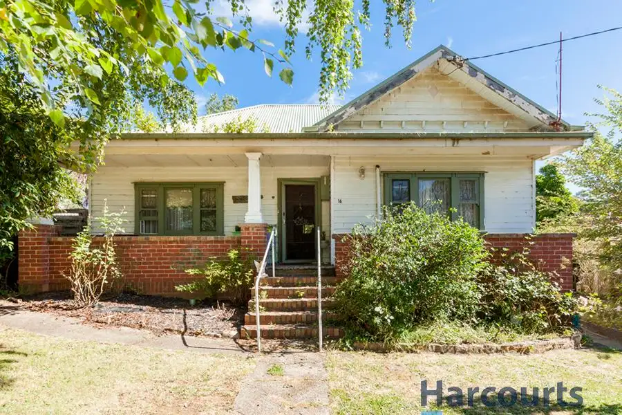 Main view of Homely house listing, 16 Hallyburton Grove, Warragul VIC 3820