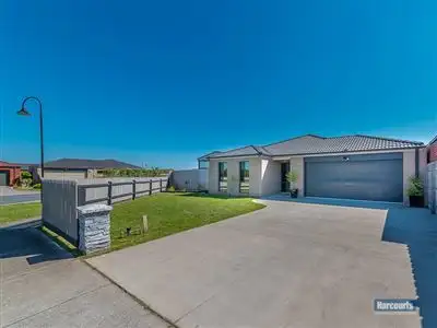 17 Oak Avenue, Longwarry VIC 3816