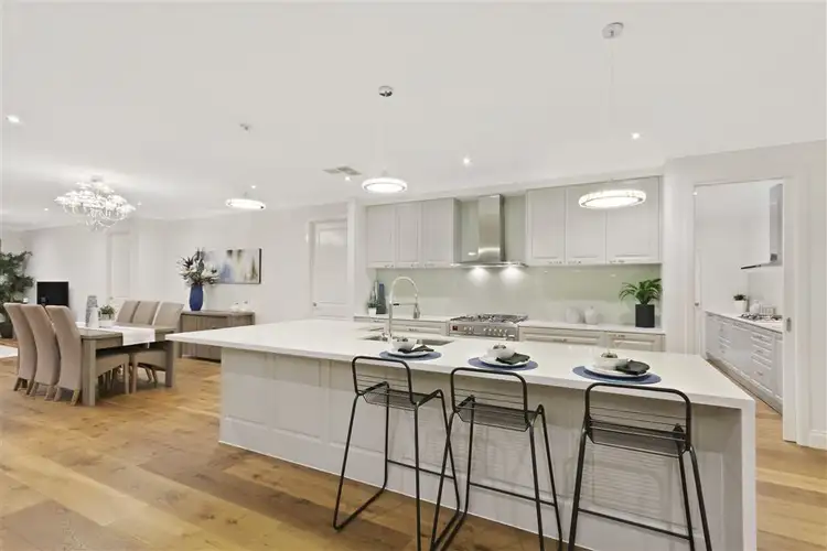 Fifth view of Homely house listing, 10 Amber Grove, Mount Waverley VIC 3149