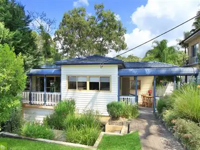 33 Bristol Parade, Farmborough Heights NSW 2526