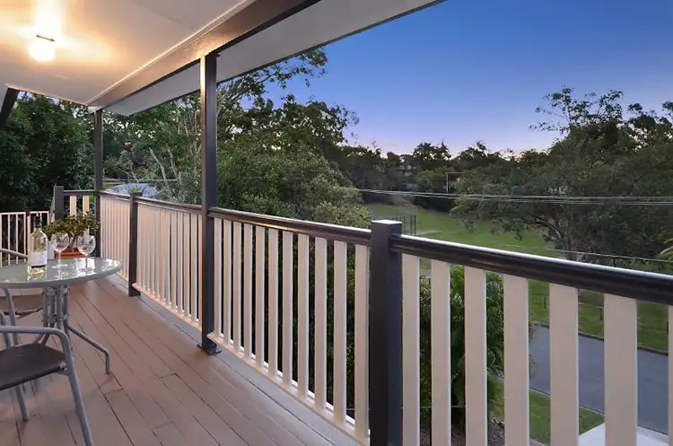 5 Yeerinbool Court, Arana Hills QLD 4054