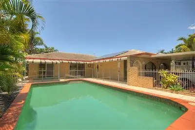 126 Sunshine Boulevard, Mermaid Waters QLD 4218
