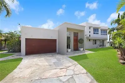 62 Alec Avenue, Mermaid Waters QLD 4218