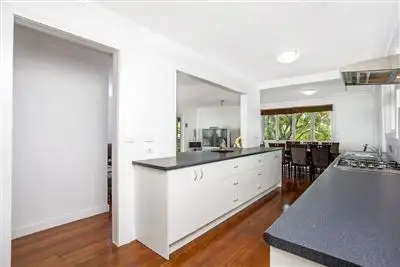 25 Government Road, Labrador QLD 4215