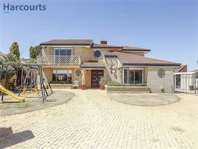 Second view of Homely house listing, 10 Gemini Rise, Ocean Reef WA 6027