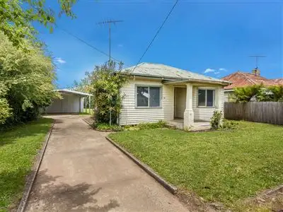 10 Fairchild Street, Drouin VIC 3818