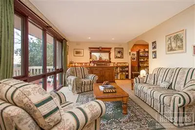 Fourth view of Homely house listing, 8 Pickersgill Court, Endeavour Hills VIC 3802
