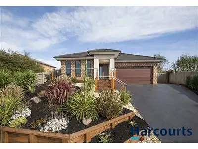 27 Carbine Court, Drouin VIC 3818