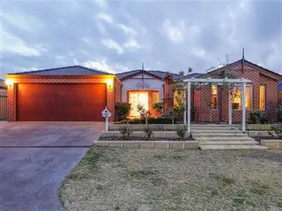 13 Hunter Way, Bertram WA 6167