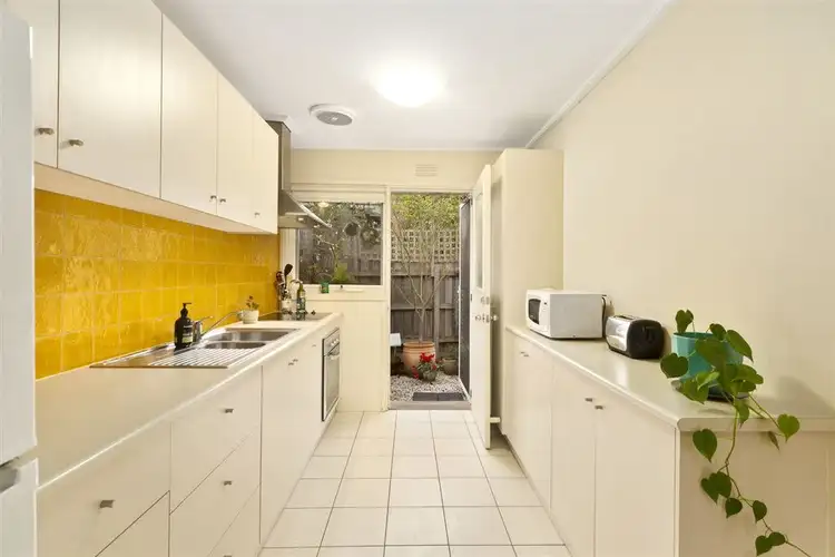 Third view of Homely villa listing, 2/39 Martin Street, Thornbury VIC 3071
