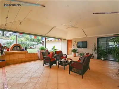 23 Berry Drive, Maida Vale WA 6057