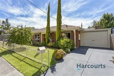 6 Royal Road, Croydon South VIC 3136