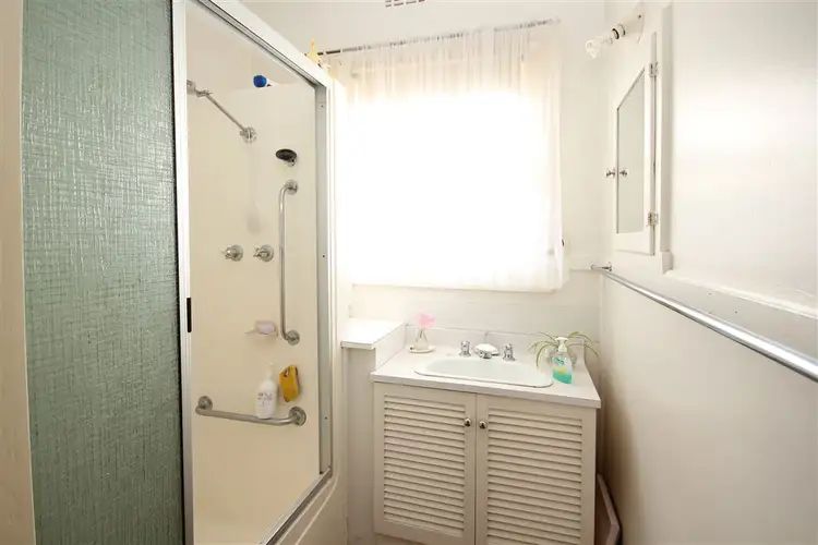 Fifth view of Homely house listing, 6 Anderson Street, Bairnsdale VIC 3875