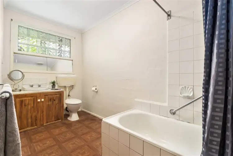 Sixth view of Homely unit listing, 1/18 Lucerne Avenue, Mornington VIC 3931