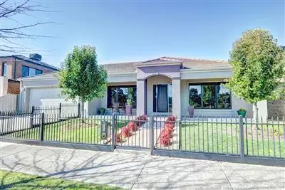 5 Carnaby Way, Canadian VIC 3350