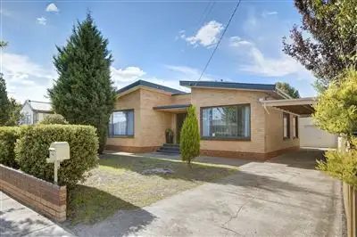 Second view of Homely house listing, 8 Willana Avenue, Hamlyn Heights VIC 3215