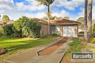 8 Nott Place, Mount Annan NSW 2567