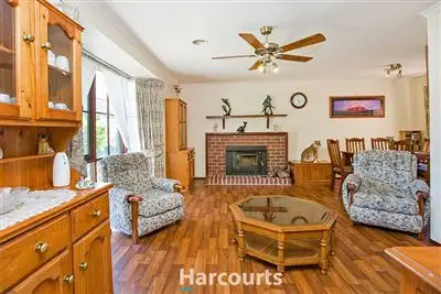 Third view of Homely house listing, 3 Amanda Court, Pakenham VIC 3810