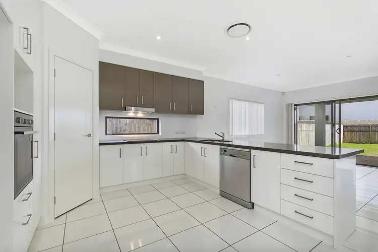 Second view of Homely house listing, 4 Poppy Street, Thornlands QLD 4164