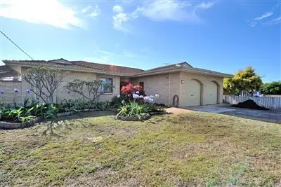 76 June Road, Safety Bay WA 6169