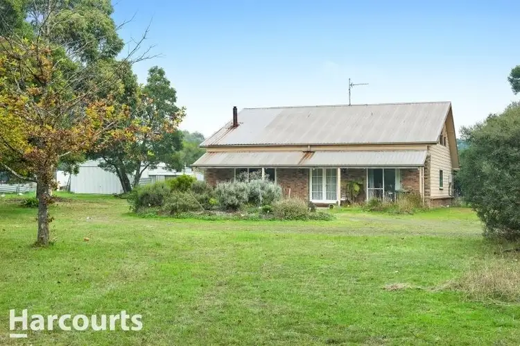 110 Clarkes Road, Enfield VIC 3352