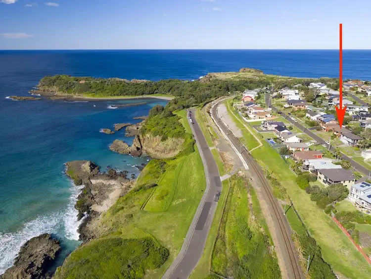 Fifth view of Homely unit listing, 7A Cathedral Rocks Avenue, Kiama Downs NSW 2533