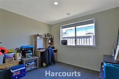 Fifth view of Homely house listing, 24 Kosta Boda Boulevard, Pakenham VIC 3810