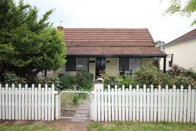 34 Warren Street, Cootamundra NSW 2590