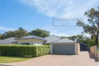 82 Santons Approach, Yalyalup WA 6280