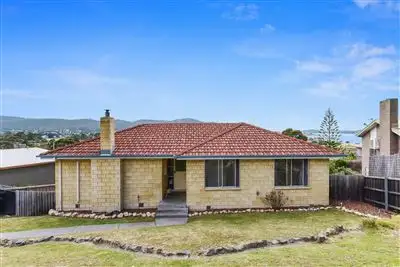 11 Sunray Court, Rokeby TAS 7019