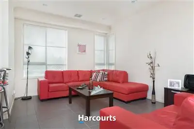 Fifth view of Homely house listing, 8 Petrel Circuit, Pakenham VIC 3810