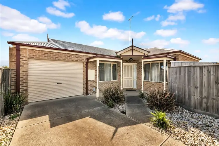 2/33 Dardel Drive, Bannockburn VIC 3331