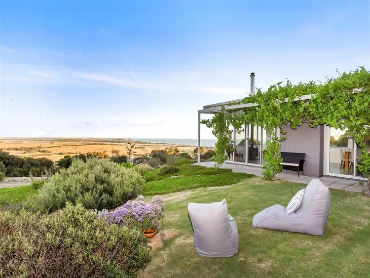 103 Old Telegraph Road West, Middleton SA 5213