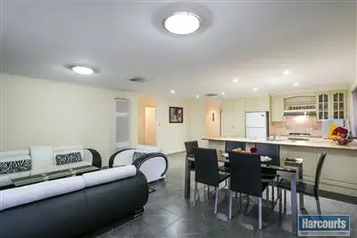 65 Warburton Drive, Woodcroft SA 5162