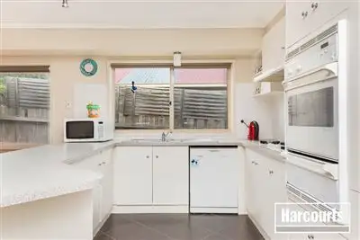 Fourth view of Homely house listing, 9 Ellaswood Close, Berwick VIC 3806