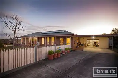 11 Clearview Court, Garfield VIC 3814