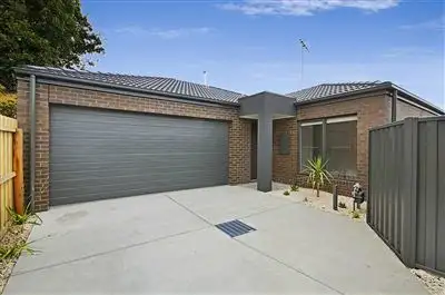 2/98 Neil Street, Bell Post Hill VIC 3215